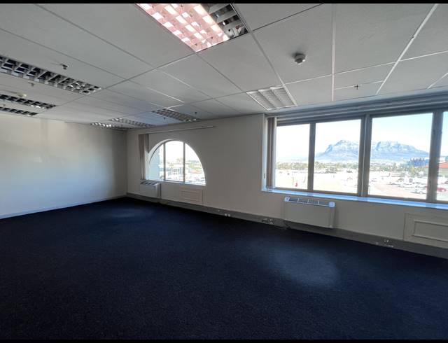 111M² OFFICE TO LET IN CENTURY CITY